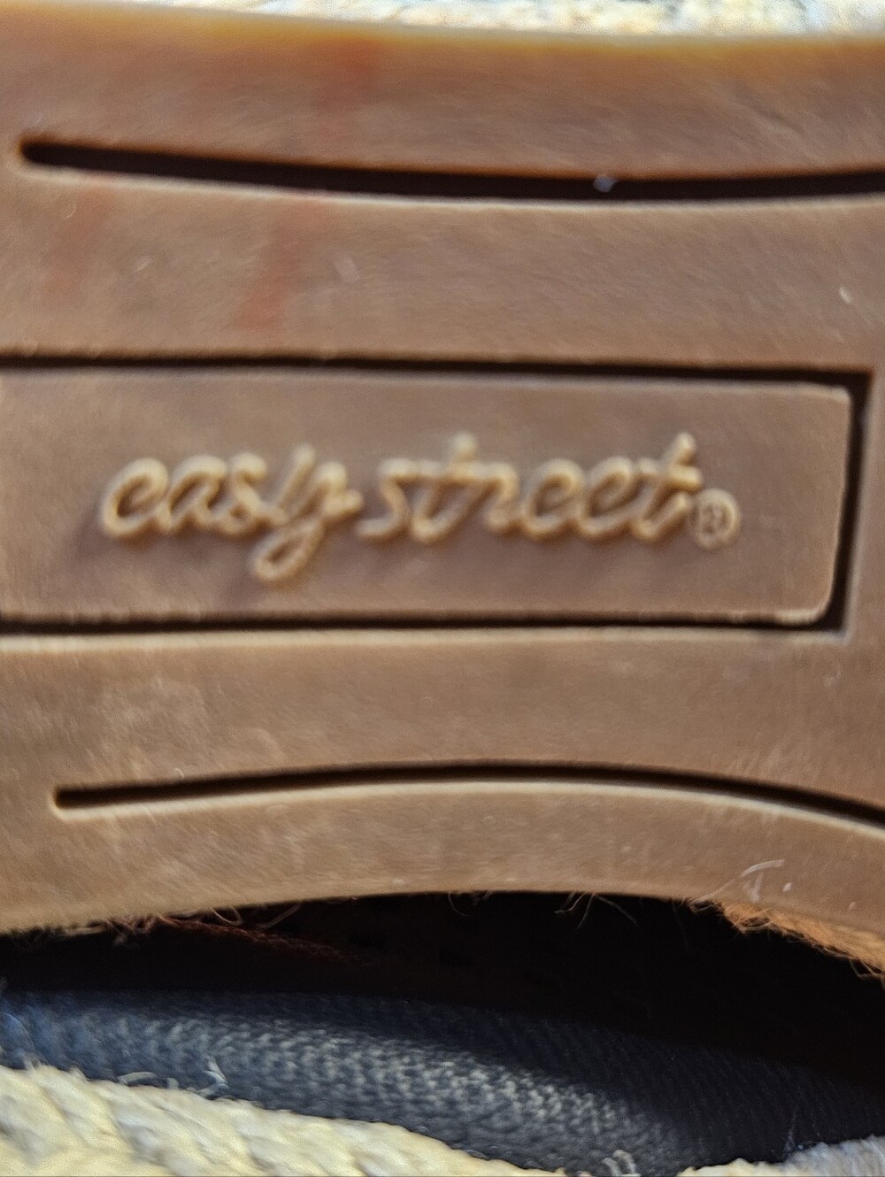 Easy Street Wedge Peek Toe Sandals. Size 8 Bin 2 - Picture 6 of 10